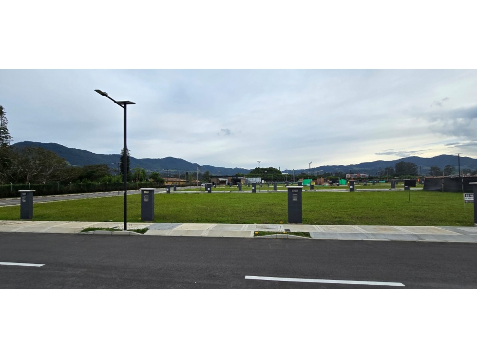 LOTE EN UNIDAD CERRADA CIUDADELA DI PARK EN LA CEJA — foto 2