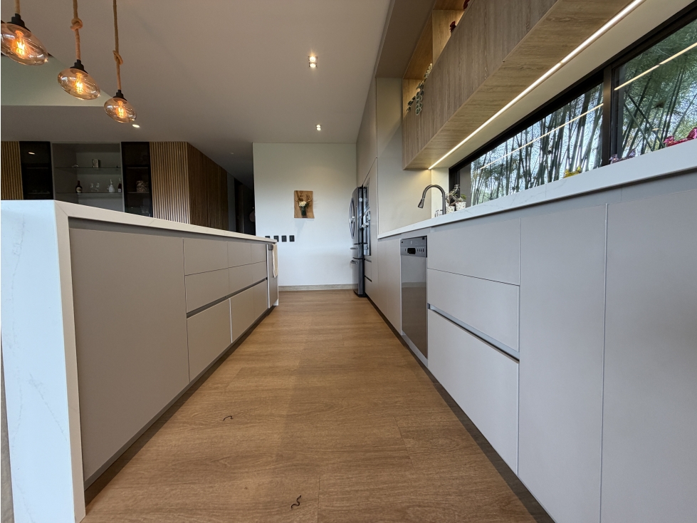 VENTA DE HERMOSA CASA DE UN NIVEL EN MONTESERENO — foto 6