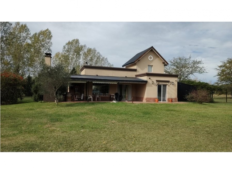 CASA A LA VENTA EN BARRIO ESTANCIA LAS LILAS, LUJAN 2ha
