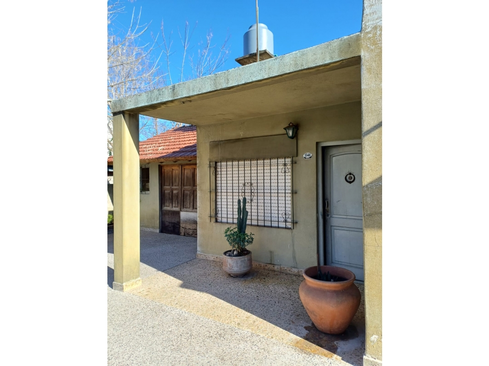 CASA A LA VENTA PARA REFACCIONAR EN MORENO - 2