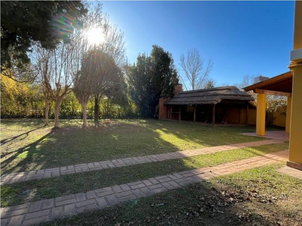 Hermosa Quinta en Bº Hosteria Lujan Apta Credito — foto 3
