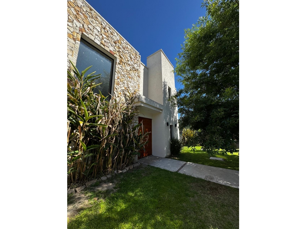 Excelente casa en alquiler en Barrio Privado Weston, Moreno - 2