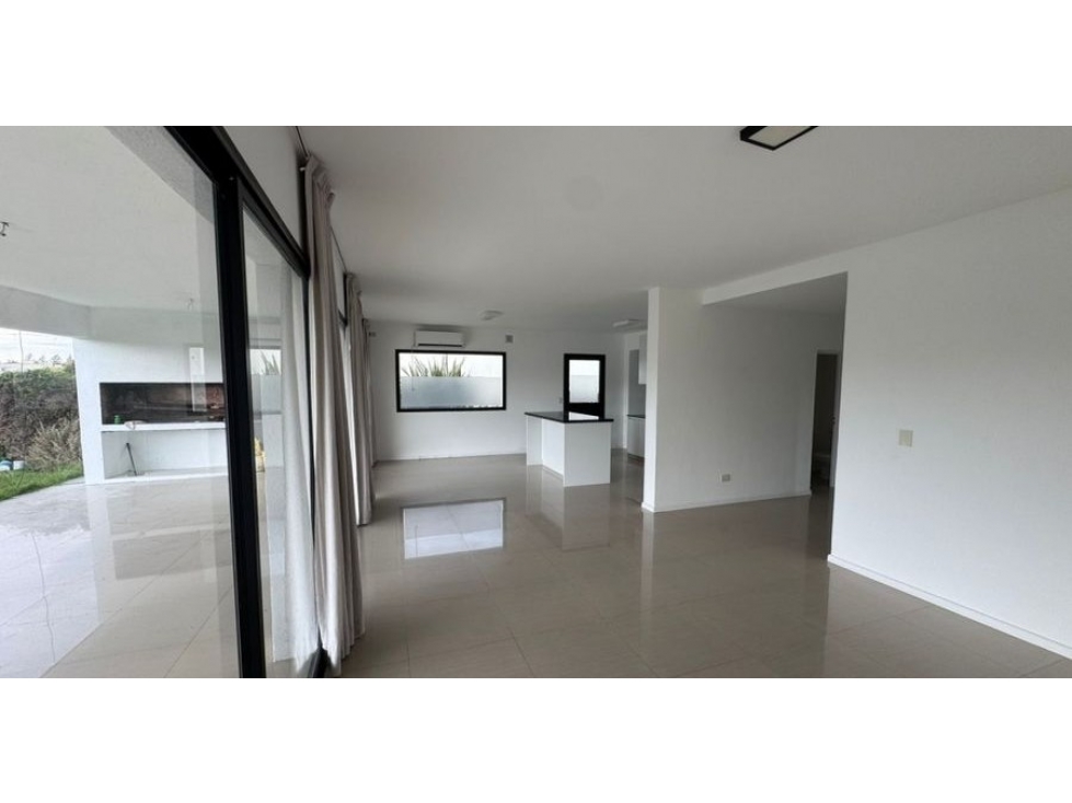 Casa en Venta, fondo laguna, Barrio San Matias, Escobar — foto 2
