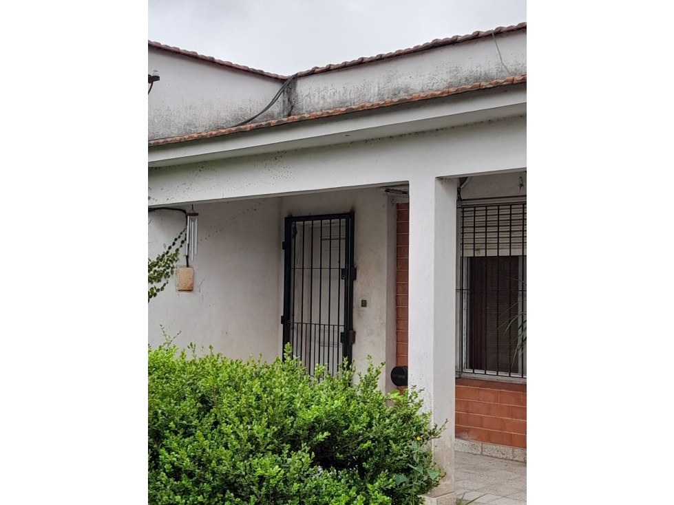CASA Y LOCAL A LA VENTA EN ASCONAPE AL 1800, PASO DEL REY - 3
