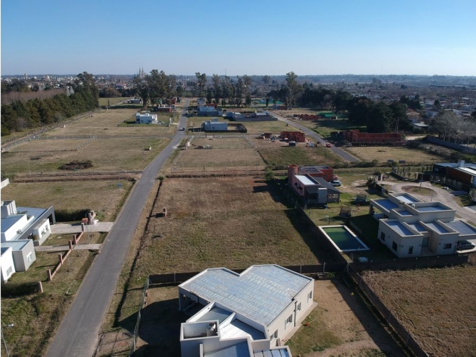 LOTE A LA VENTA EN BARRIO LA MARTINA, LUJAN — foto 3