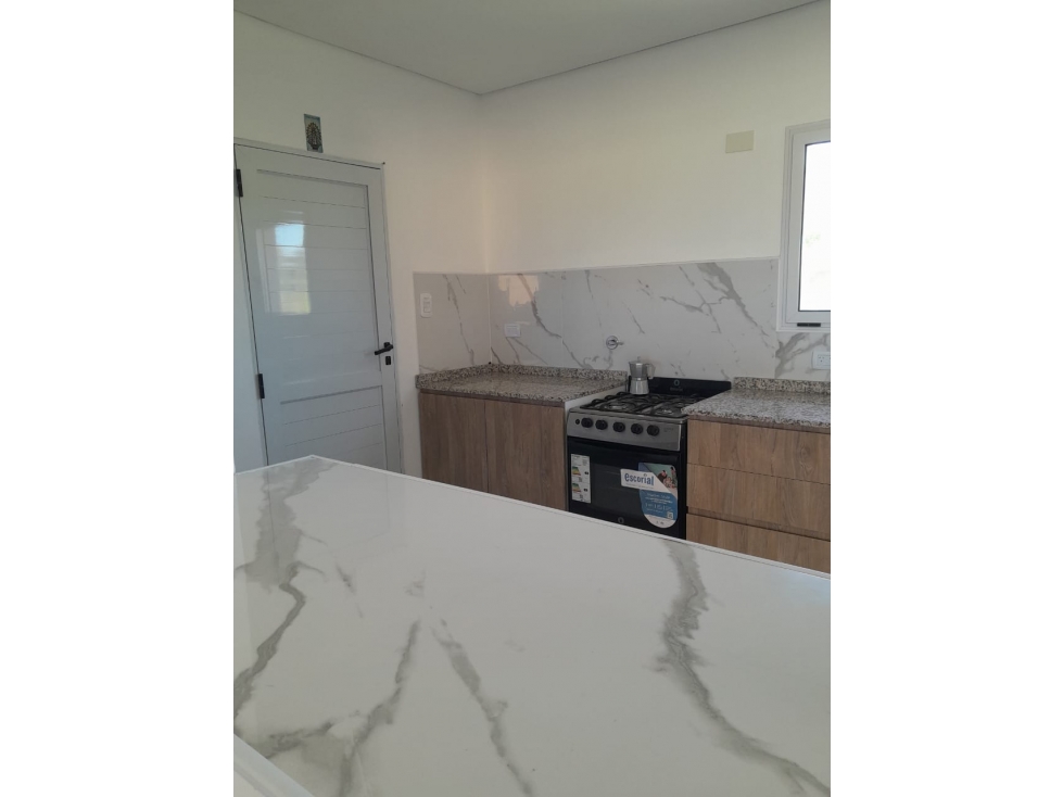LUJAN LOS JUNCOS ALQUILER ANUAL HERMOSA CASA — foto 3