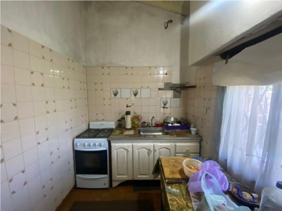 CASA A LA VENTA CON LOCAL EN RIPAMONTI 3500, CASTELAR - 4
