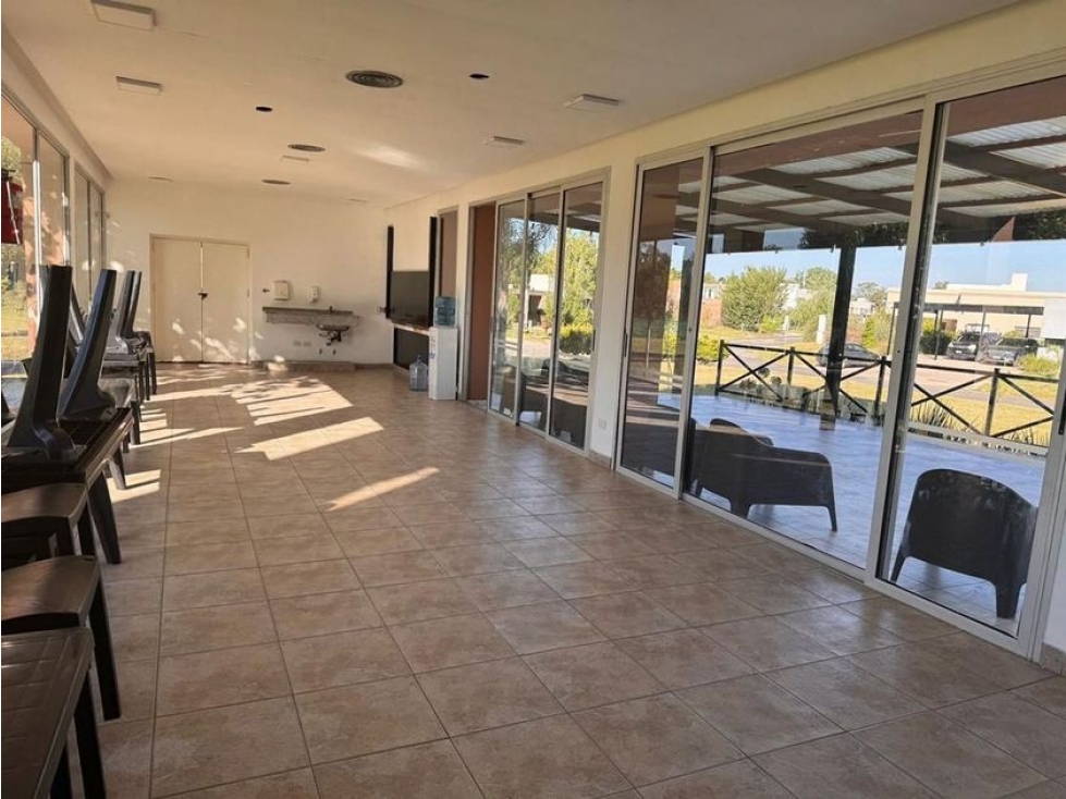 EXCELENTE LOTE CENTRAL EN FINCAS DE ALVAREZ MORENO - 4