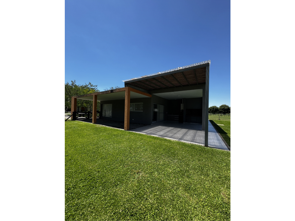EXCELENTE CASA A LA VENTA EN EL NACIONAL - 4