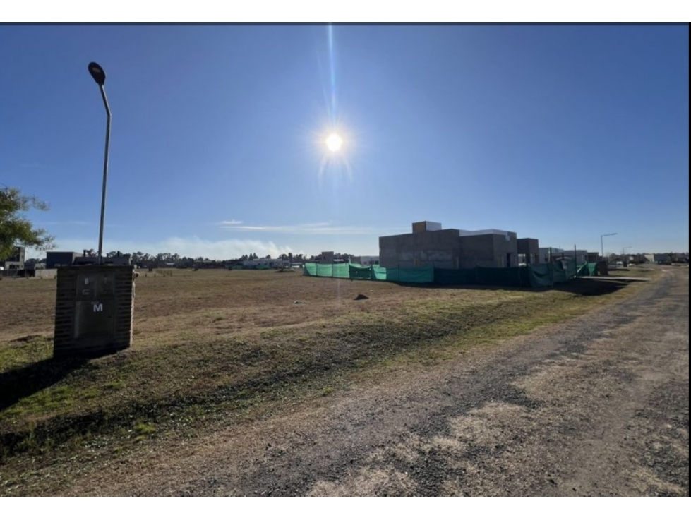 LOTE CENTRAL EN LOS JUNCOS LUJAN ESPECTACULAR - 5