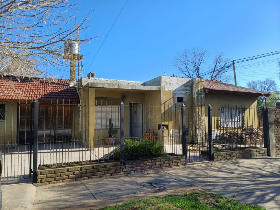 CASA A LA VENTA PARA REFACCIONAR EN MORENO - 5