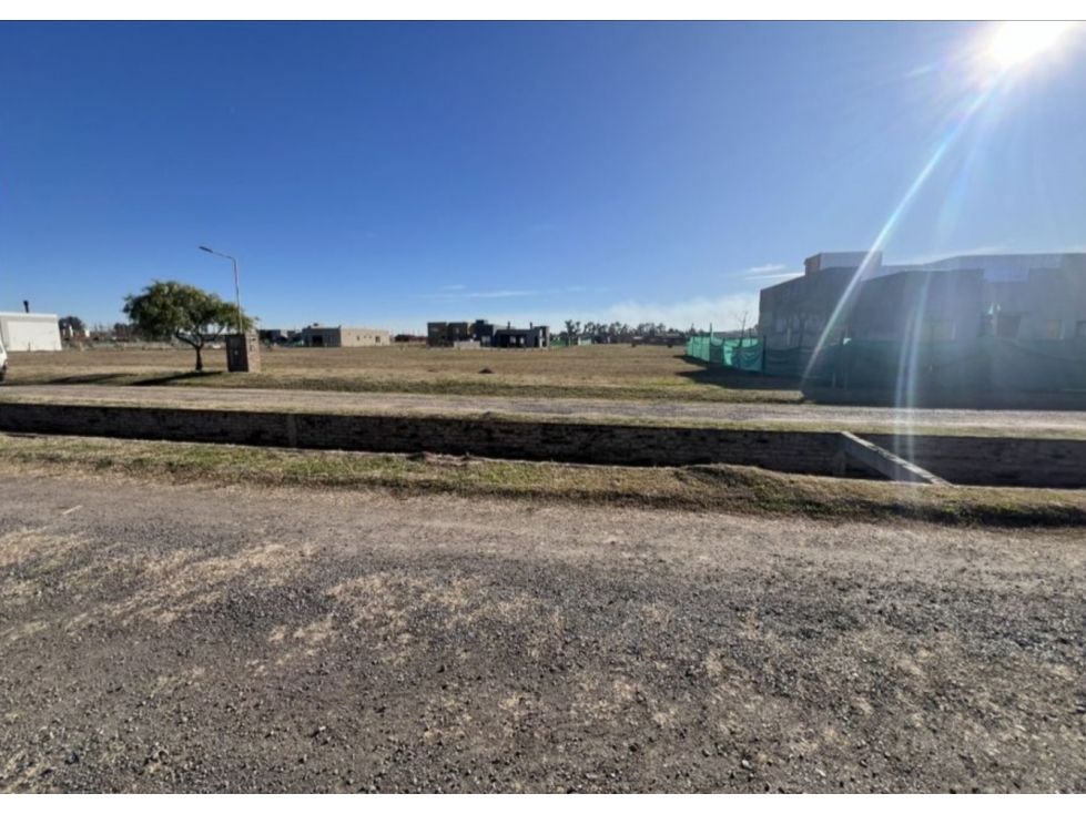 LOTE CENTRAL EN LOS JUNCOS LUJAN ESPECTACULAR - 6