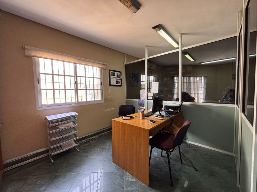 Local con Depósito en ALQUILER, Ituzaingó NORTE — foto 6