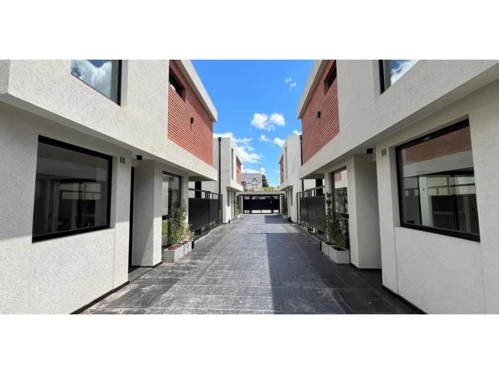 DUPLEX de 4 ambientes EN VENTA, Castelar Sur — foto 3