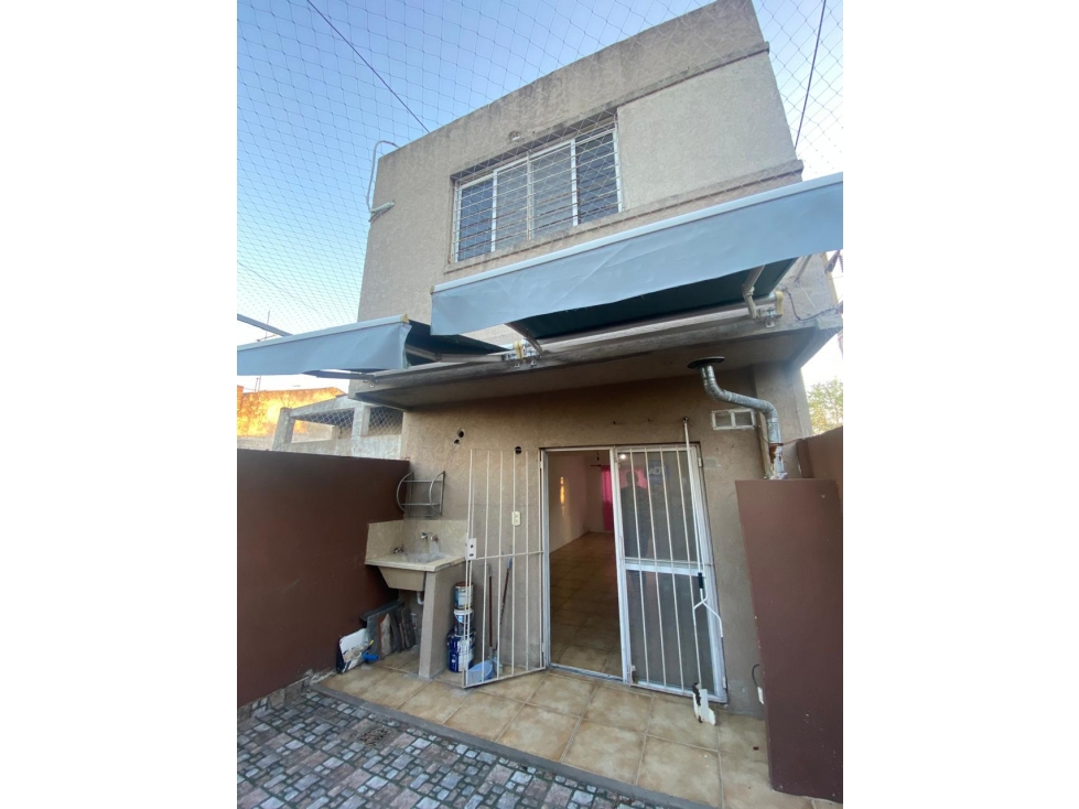 Duplex 3 amb en ALQUILER, Pinto 438 Ituzaingó - 2