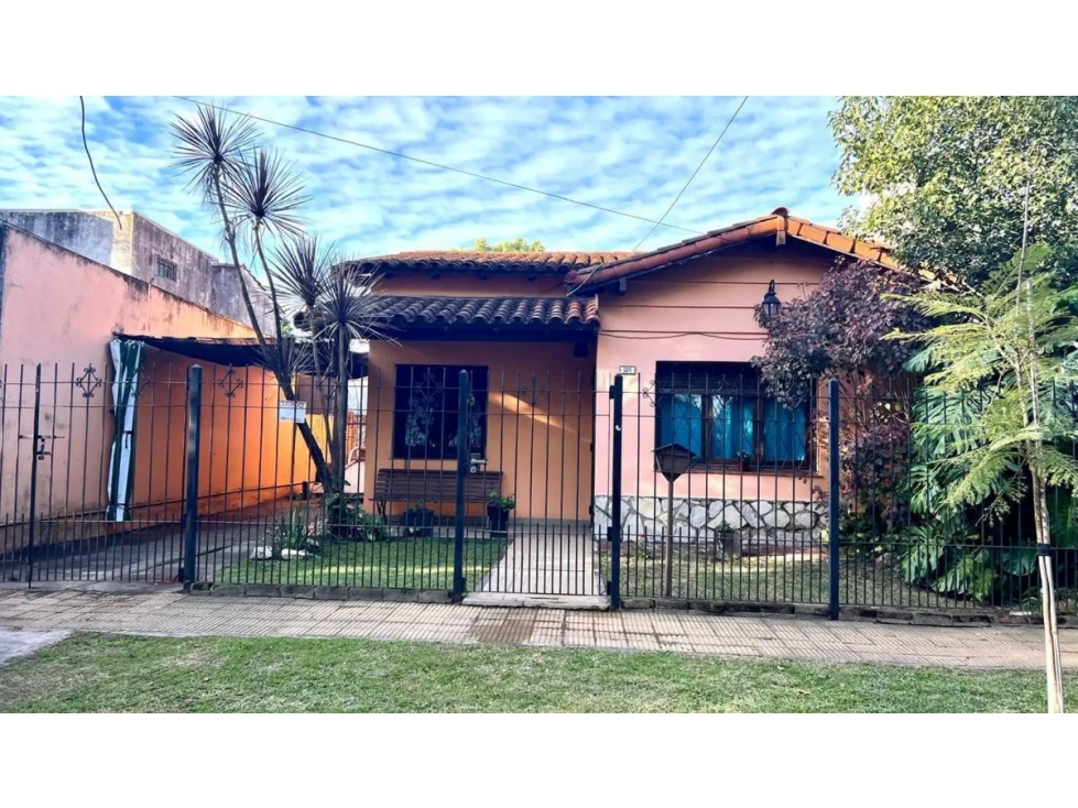 CASA de 4 amb en VENTA, Ituzaingó Norte.