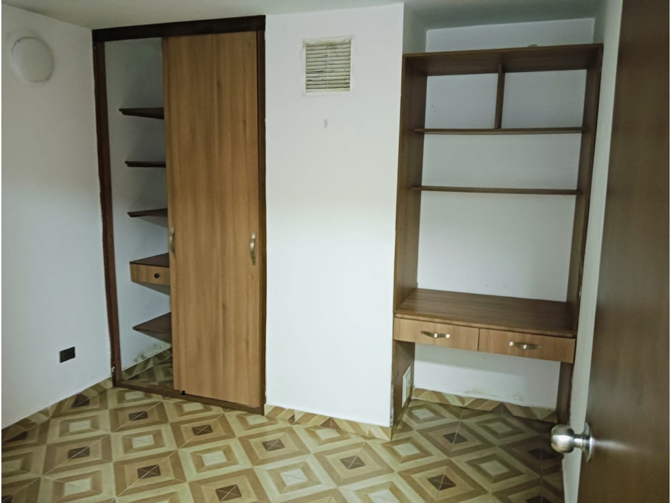 Apartamento en venta en Medellin zona centro a una cuadra del tranvia — foto 6