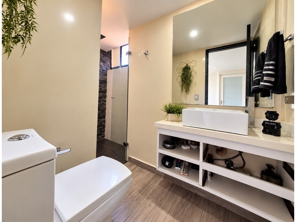 Venta hermoso apartamento remodelado POBLADO- Milla de Oro - 5