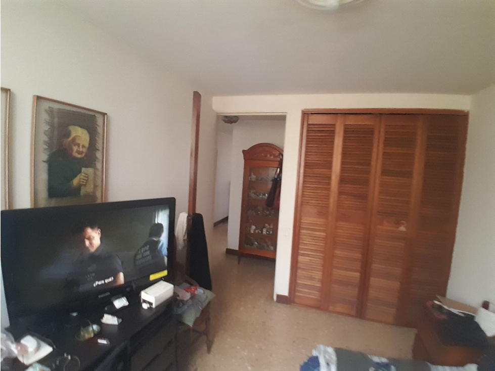 Apartamento en venta Laureles El Nogal Los Almendros, para reformar — foto 4
