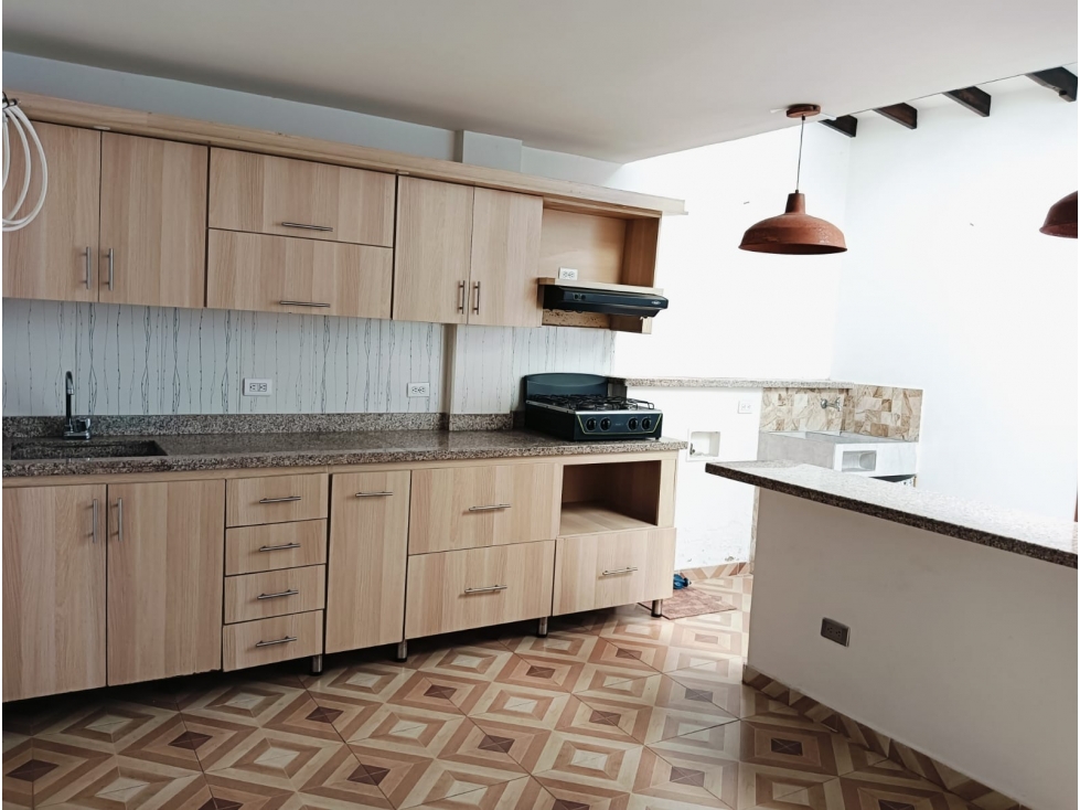 Apartamento en venta en Medellin zona centro a una cuadra del tranvia — foto 2