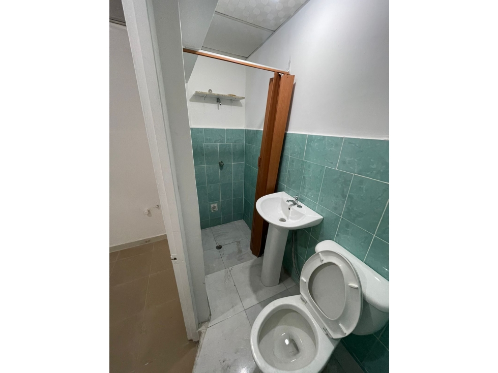 ALQUILA TU LOCAL UBICADO EN PARQUE LEFEVRE 60mts2 - 5