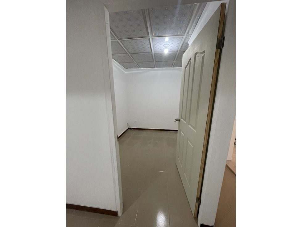 ALQUILA TU LOCAL UBICADO EN PARQUE LEFEVRE 60mts2 - 4