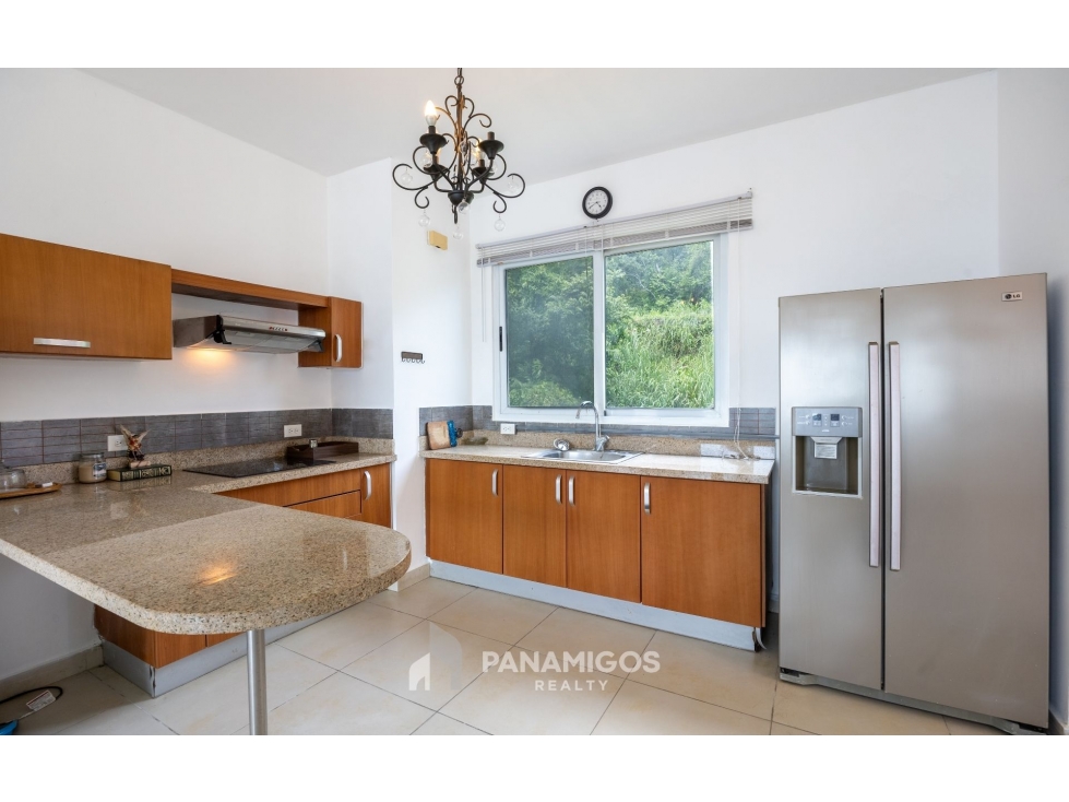 Apartamento en renta semi amoblado en PH Causeway Towers — foto 2