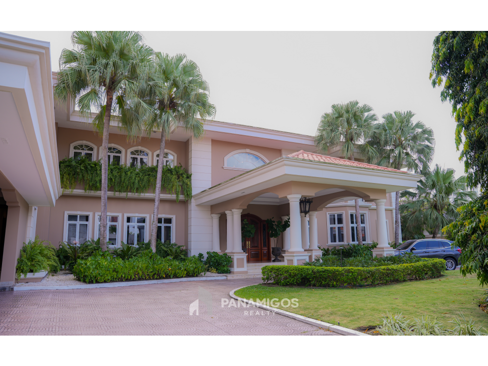 Casa de 4 recamaras de lujo en venta en Royal Pacific
