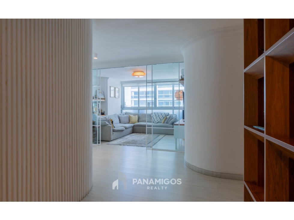 Apartamento en venta con den en PH Sol Marina - Avenida Balboa