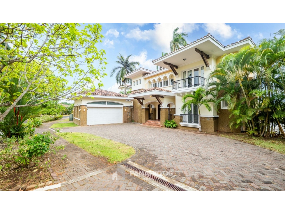 Villa en venta en Tucán Country Club - Panamá