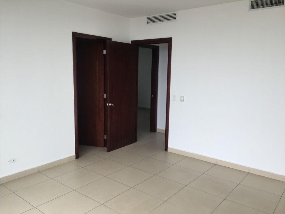 Apartamento en venta con línea blanca en Punta Pacífica — foto 5