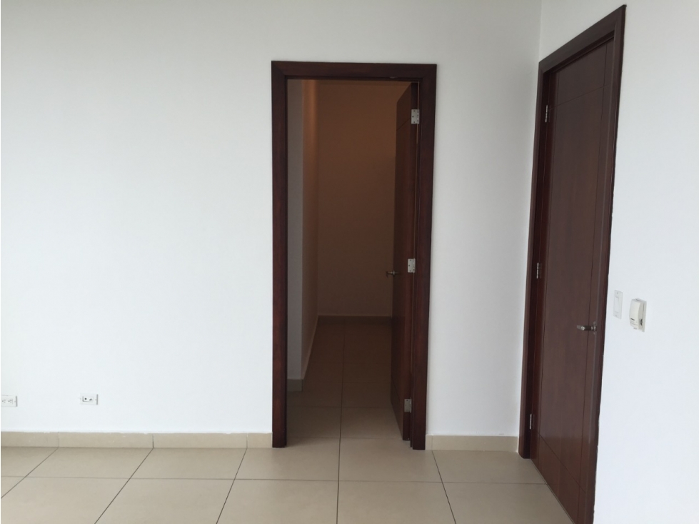 Apartamento en venta con línea blanca en Punta Pacífica — foto 6