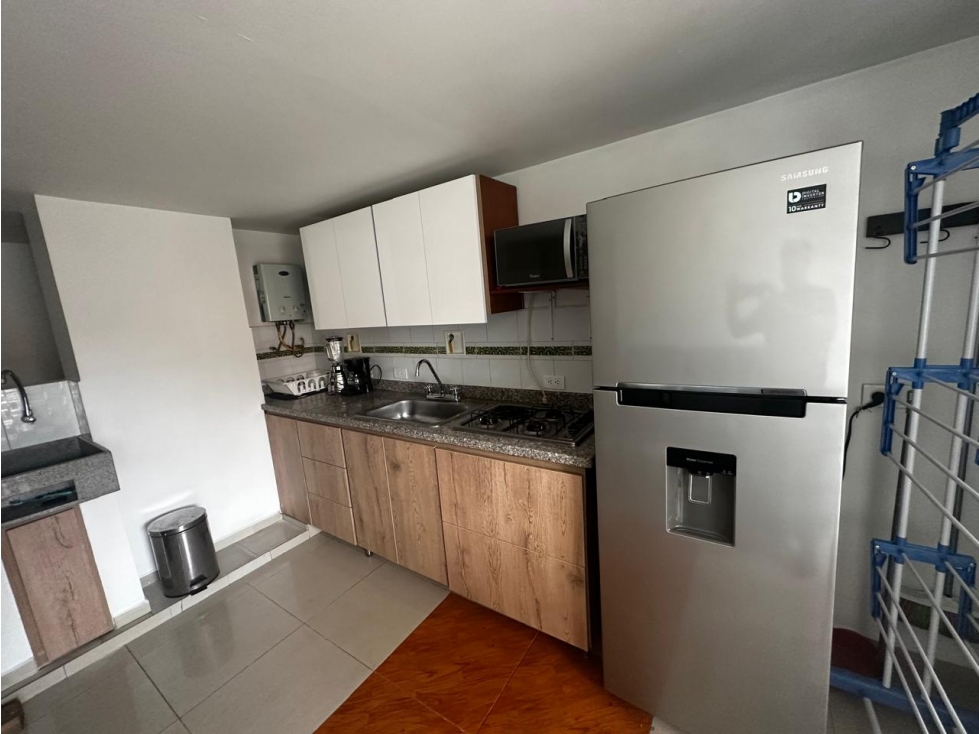 Apartaestudio Amoblado En Arriendo La Castellana Medellín - 2