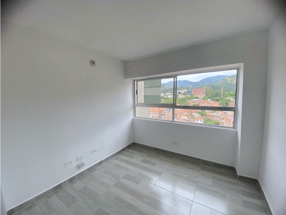Apartamento En Arriendo Barrio Cristóbal Medellín Antioquia — foto 3
