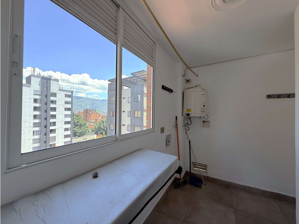 Apartamento En Venta 2do Parque Laureles Medellín — foto 3