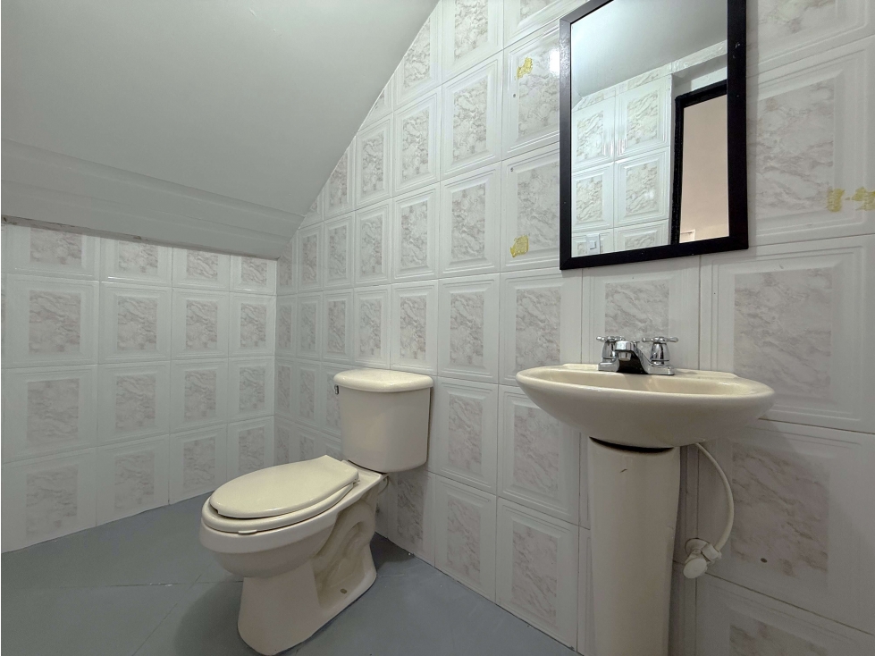 Casa en Arriendo Barrio Calasanz Medellín — foto 3