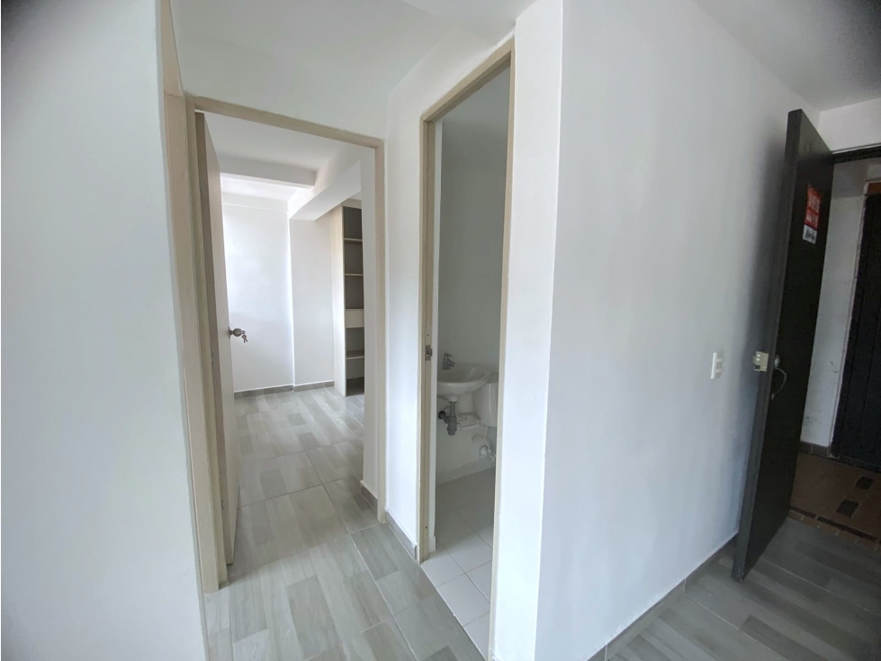 Apartamento En Arriendo Barrio Cristóbal Medellín Antioquia — foto 6