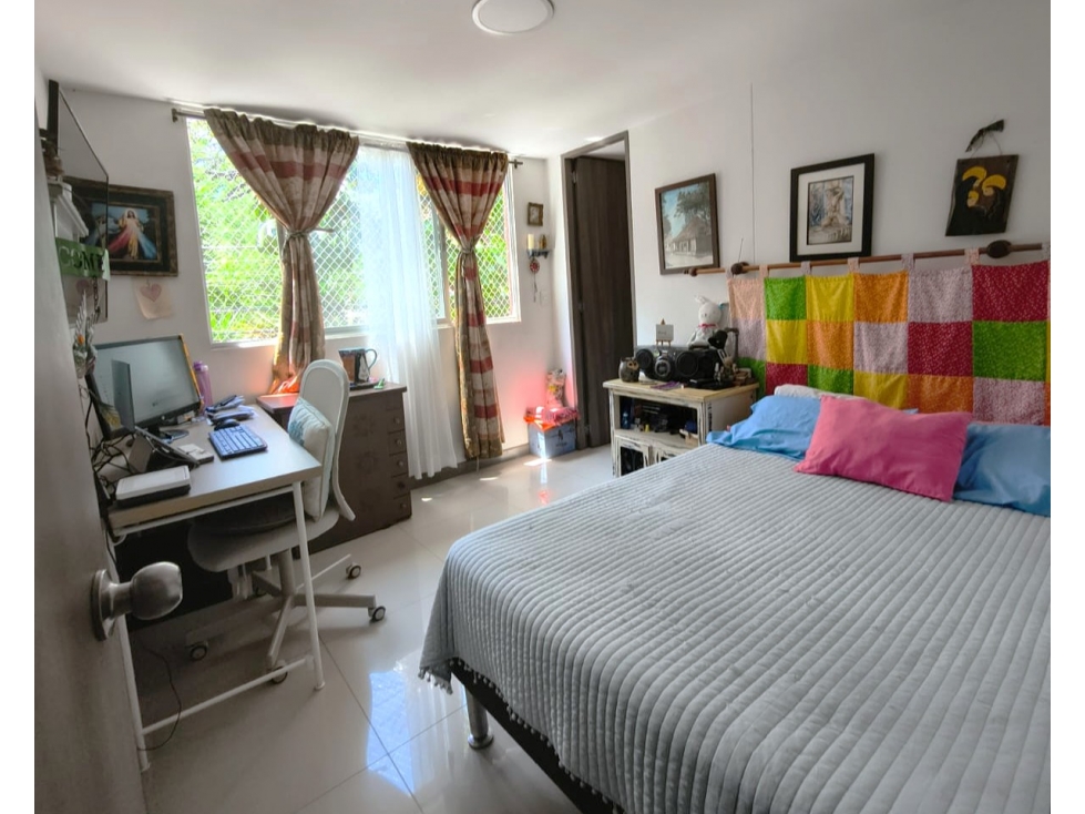 Apartamento En Venta La Floresta Medellín Antioquia — foto 4