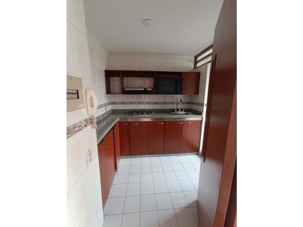 Arriendo Apartamento Amoblado en Ciudad Salitre — foto 2