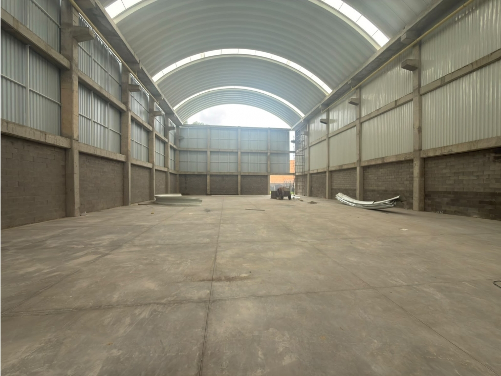 Arriendo de Bodega en Calle 80 Bogota - 1
