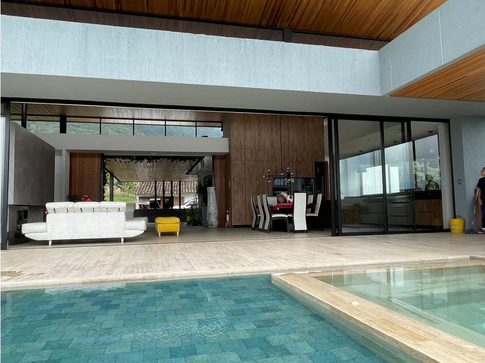 VENDO CASA CAMPESTRE CERCA DE PEREIRA