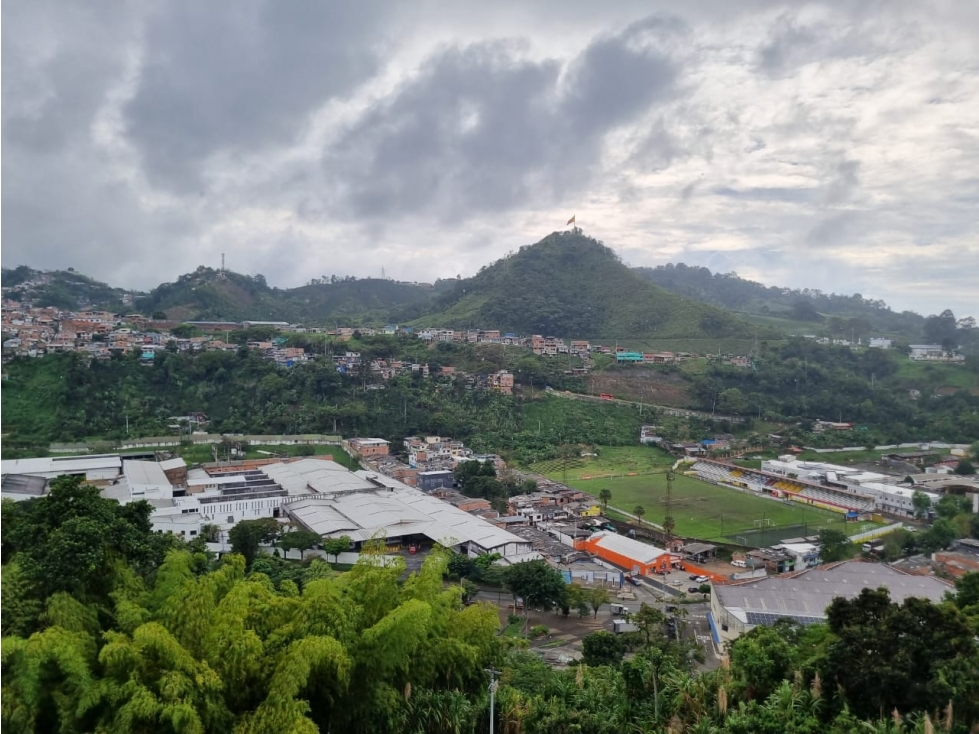 VENDO APARTAMENTO EN DOSQUEBRADAS PISO ALTO