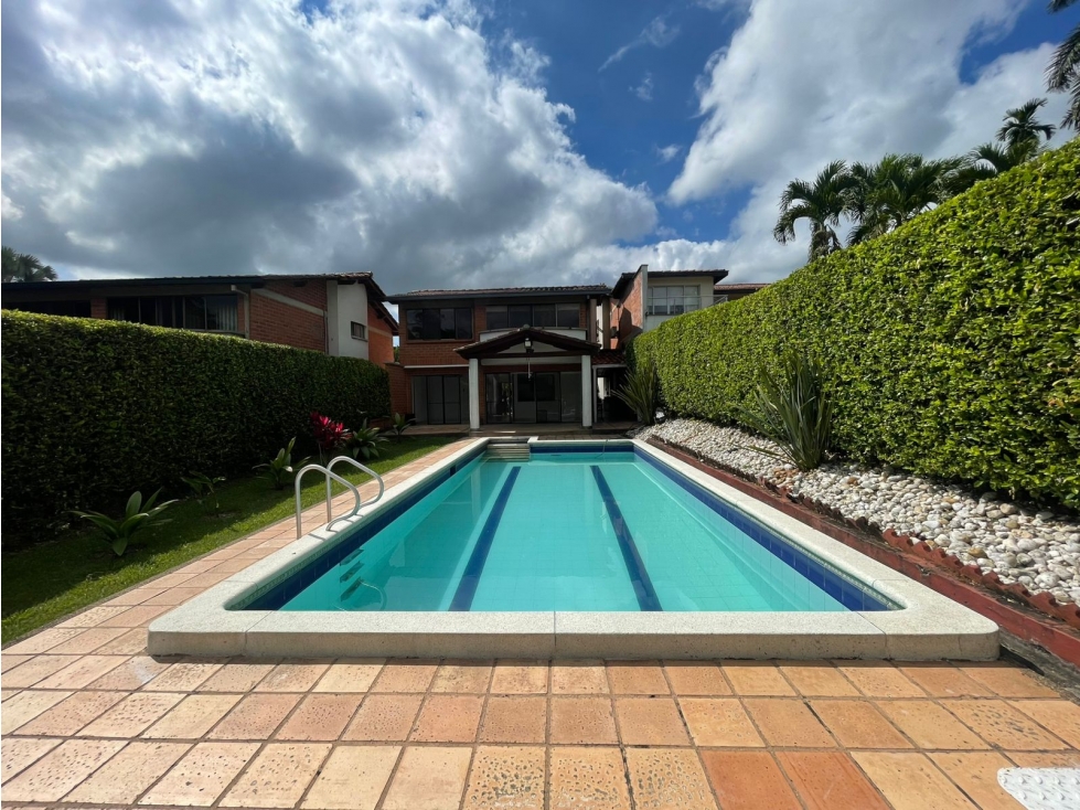 VENDO ESPECTACULAR CASA CAMPESTRE EN CONDOMINIO CERRITOS PEREIRA
