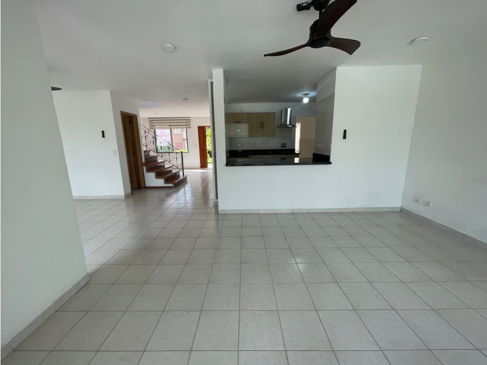 VENDO ESPECTACULAR CASA CAMPESTRE EN CONDOMINIO CERRITOS PEREIRA — foto 2