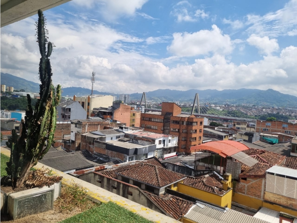 VENDO APARATAMENTO CENTRO DE PEREIRA MUY AMPLIO Y BIEN UBICADO — foto 2