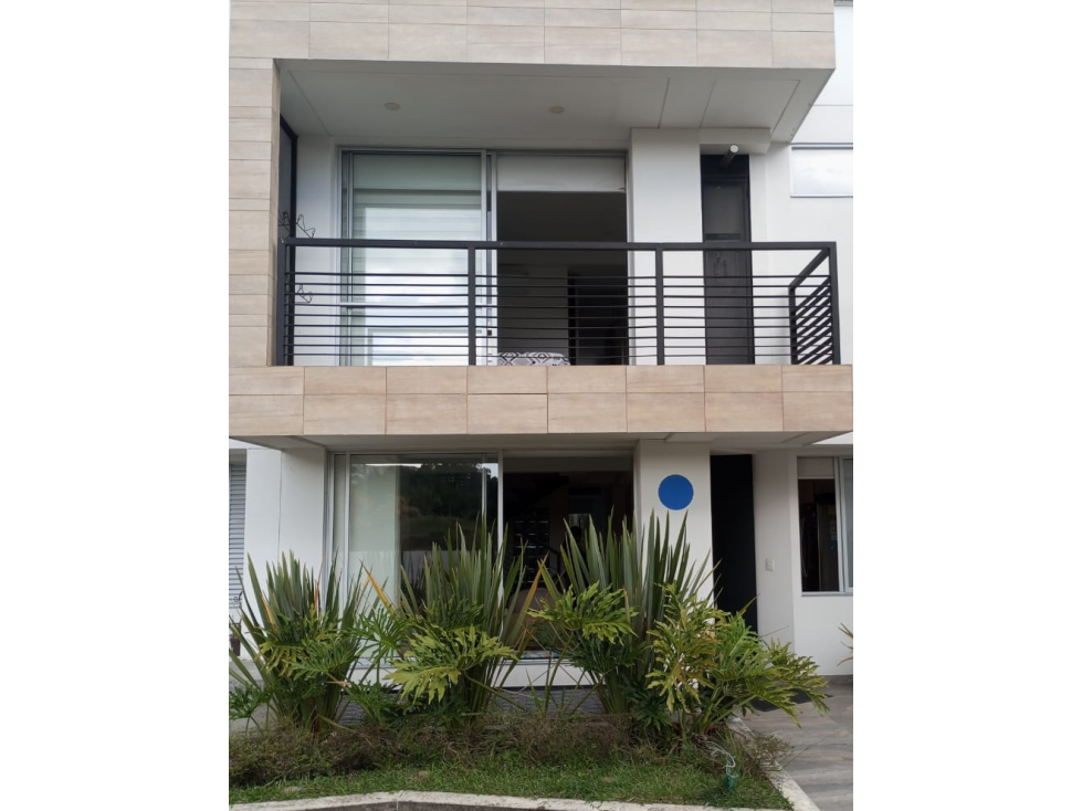 VENDO CASA PINARES ALTO PEREIRA