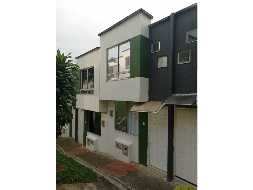 VENDO CASA DUPLEX EN CONJUNTO CERRADO DOSQUEBRADAS