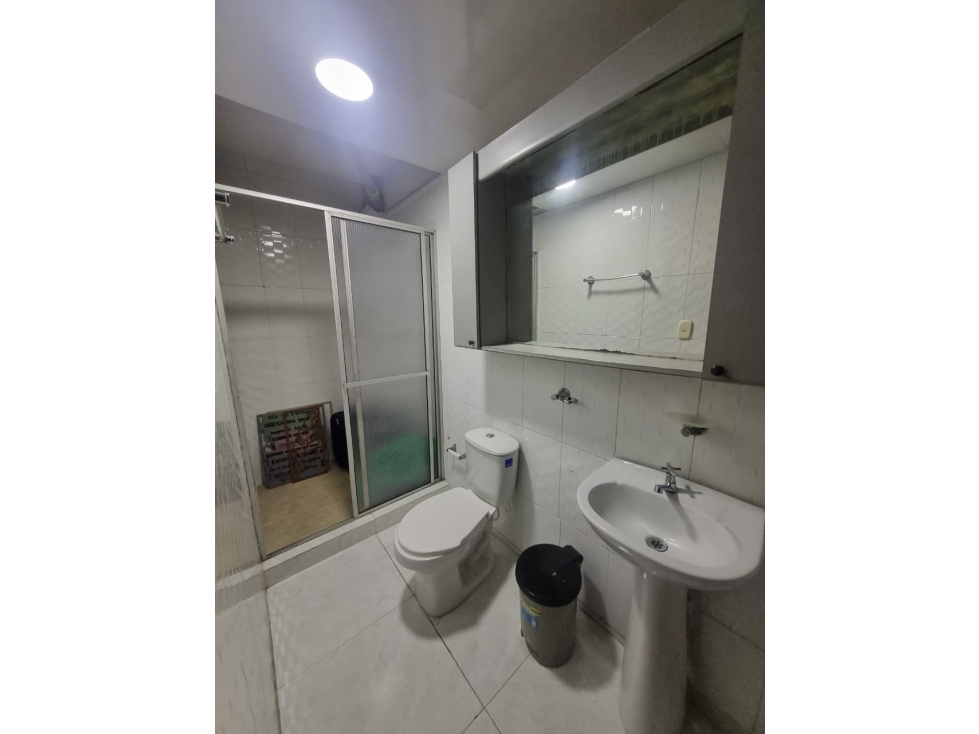 VENDO CASA DE TRES PISOS CON LOCALES EN EL CENTRO DE PEREIRA — foto 4