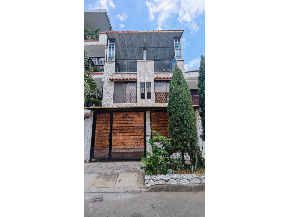 CASA UNIFAMILIAR EN VENTA DE 3 PISOS EN EL CANEY CON ACCESO VEHICULAR
