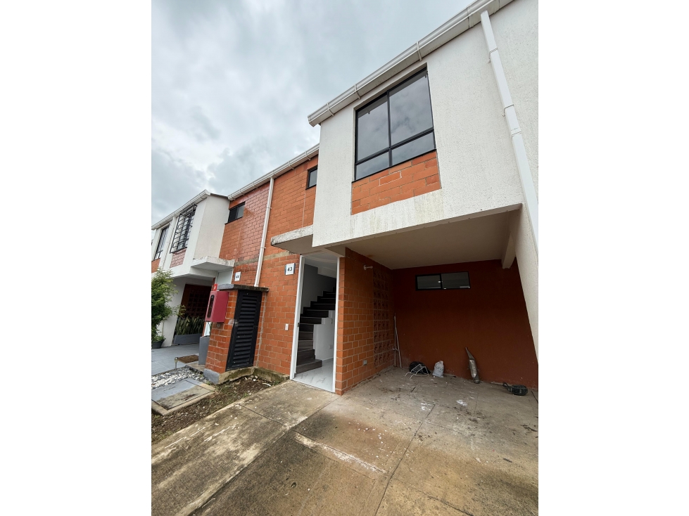 CASA EN VENTA EN CONDOMINIO CON FULL ACABADOS 2 PISOS PARQUE NATURA